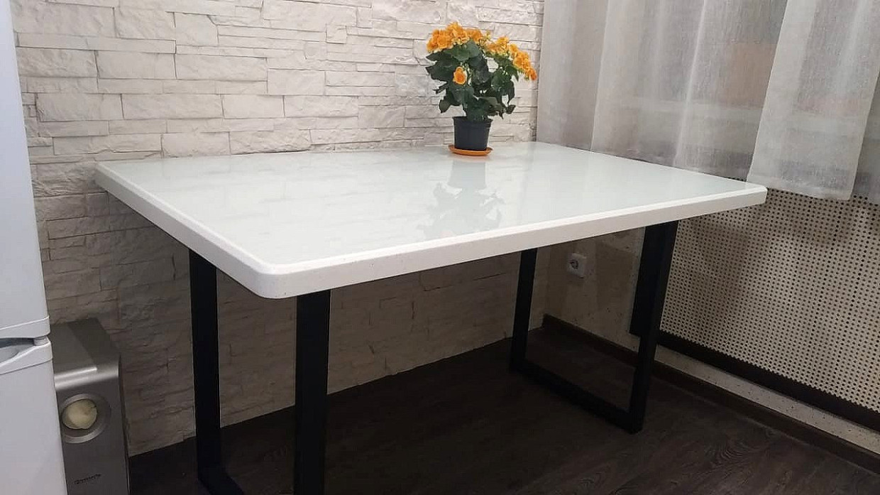 Обеденные столы