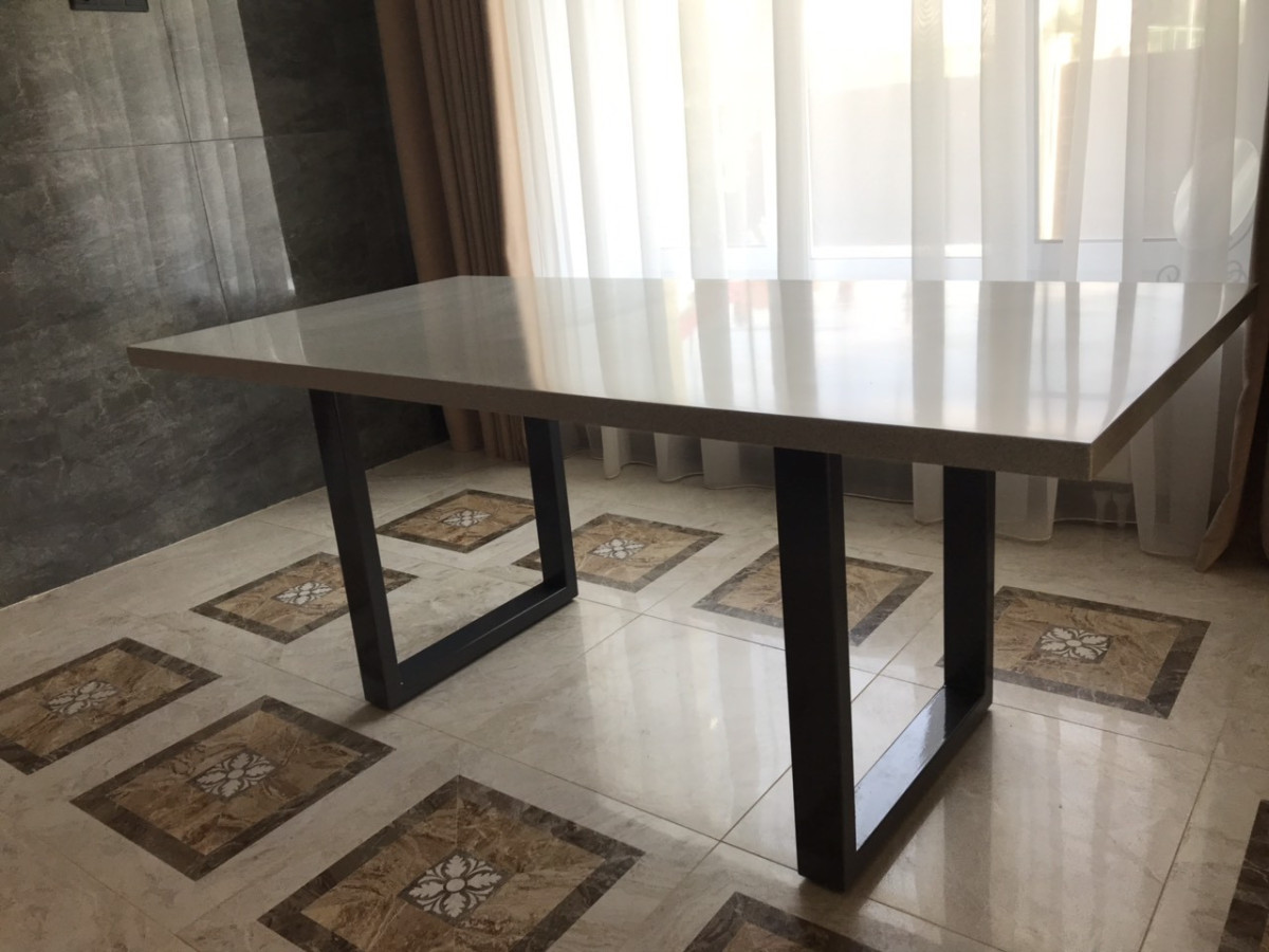 Обеденные столы