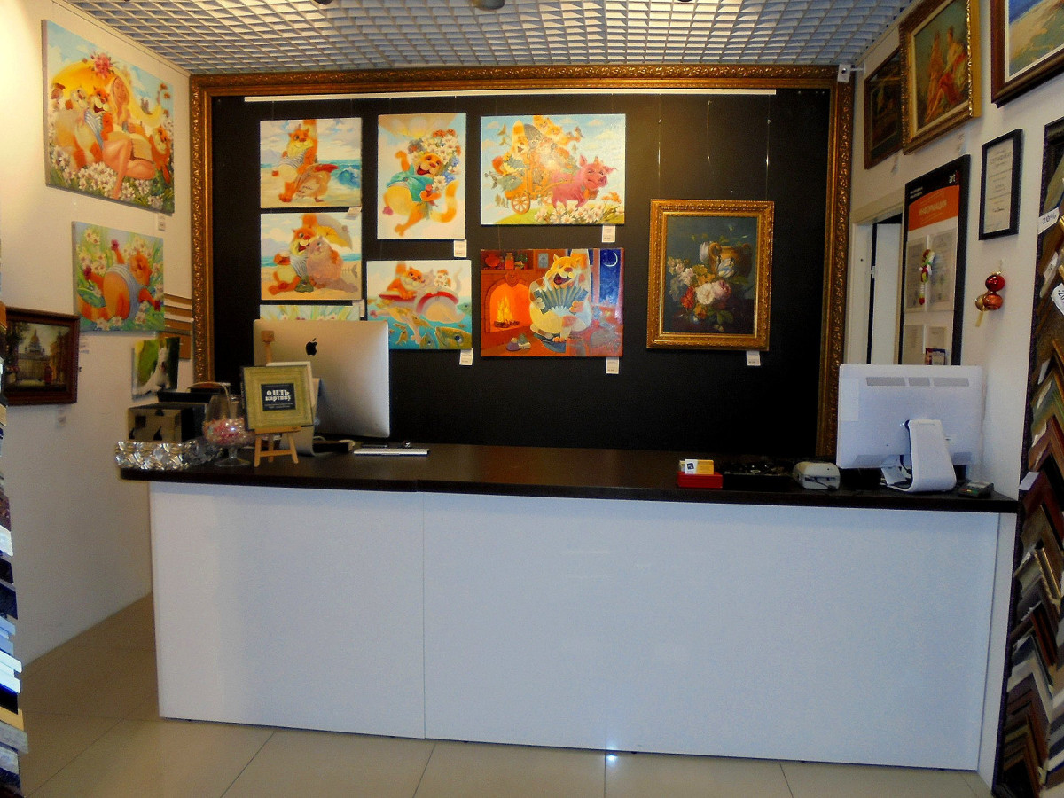 Стойки ресепшн