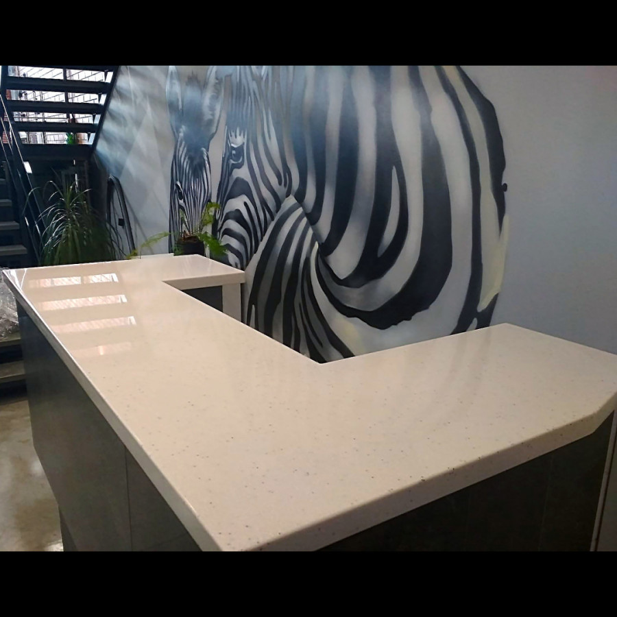 Стойки ресепшн